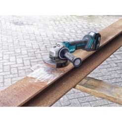 Pack 4 Machines Sans Fil Makita DLX4080TX1 18V Li-ion 5Ah -Outils Pour La Maison 13546 02