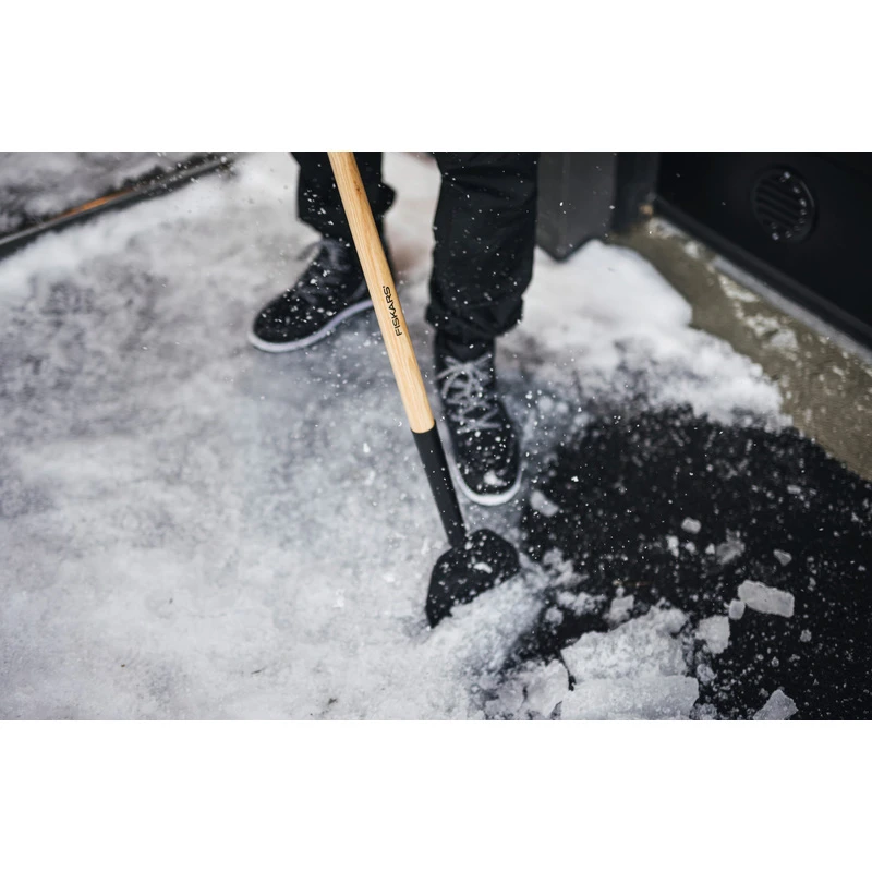 Racloir à Glace Manche Bois Fiskars 175mm 2 Racloir à Glace Manche Bois Fiskars 175mm – Image 2