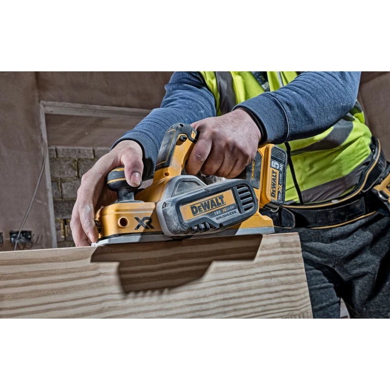Raboteuse DeWALT DCP580NT-XJ (machine Seule) 18V XR Li-ion 3 Raboteuse DeWALT DCP580NT-XJ (machine Seule) 18V XR Li-ion – Image 3